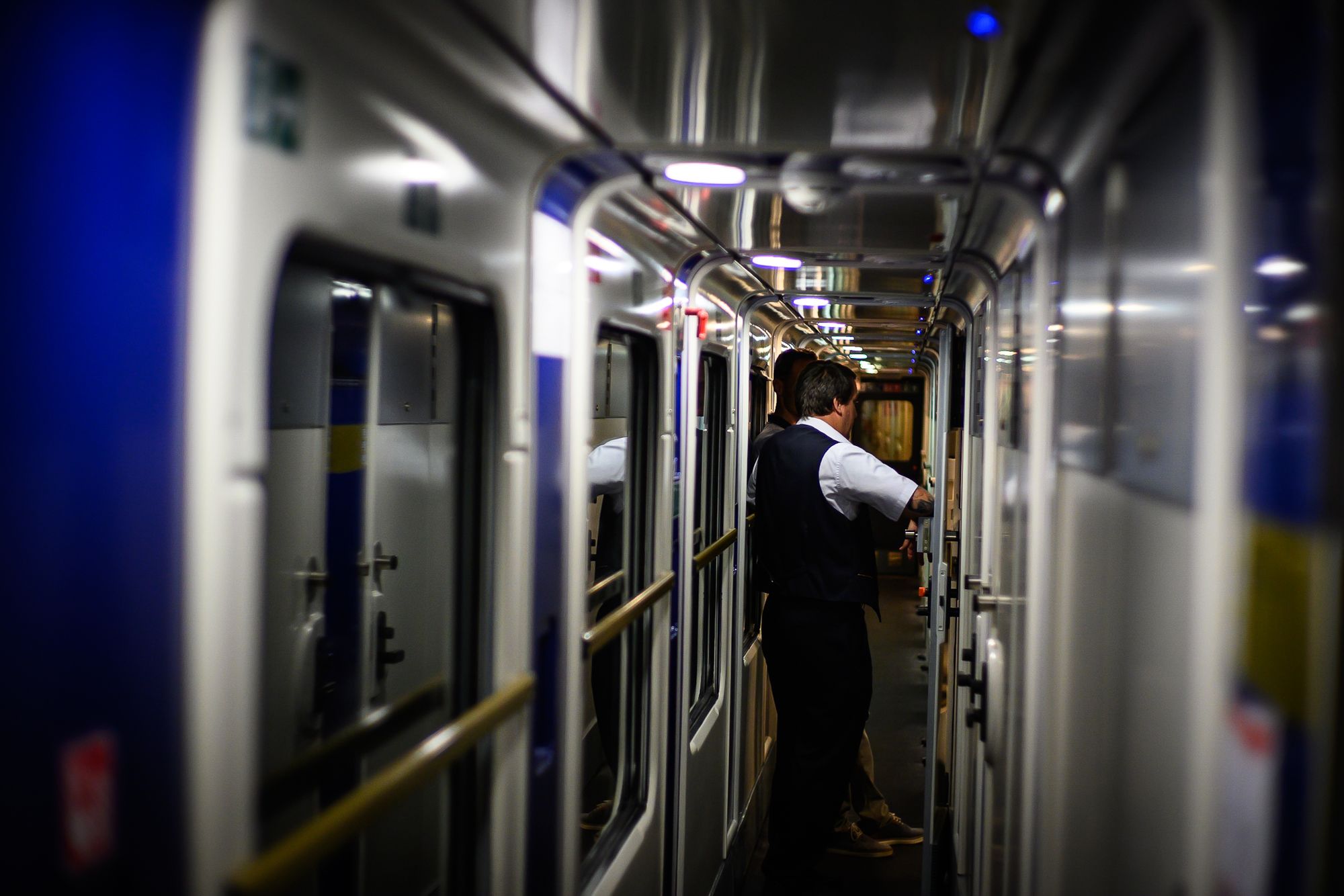 A view of the corridor in the sleeping car