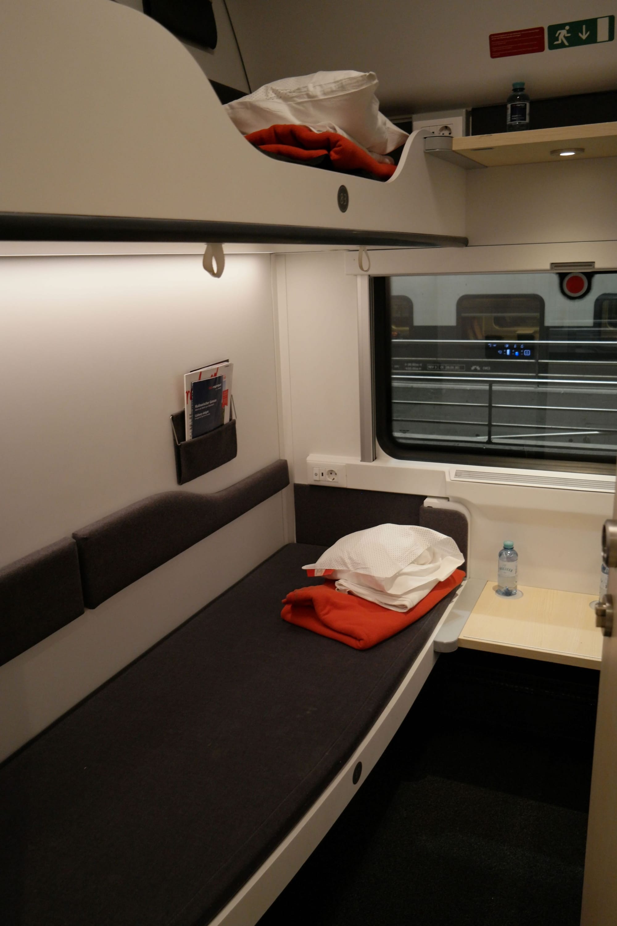 Two beds in a 4-person compartment on an ÖBB Nightjet