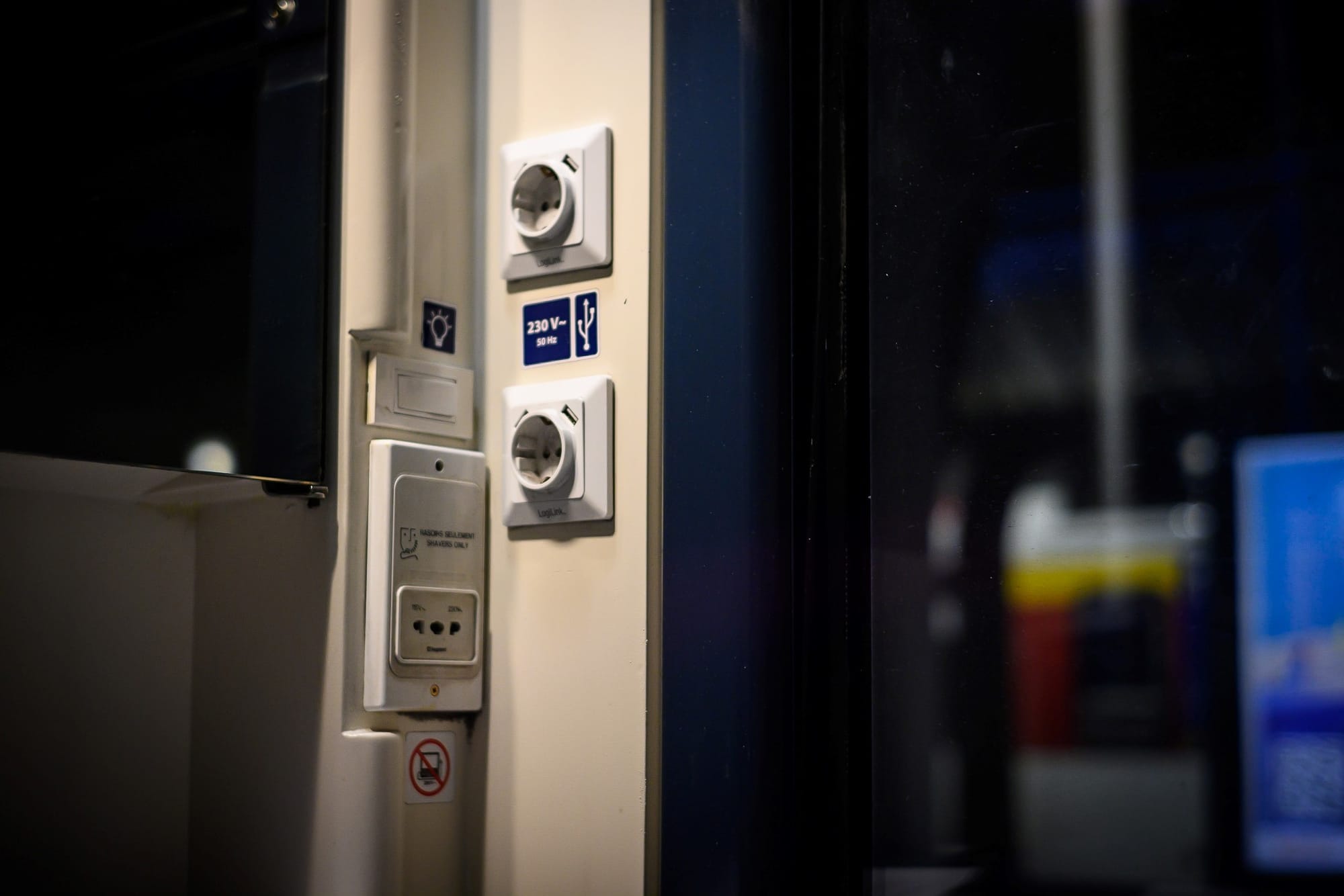 Range of power sockets in a night train from MAV