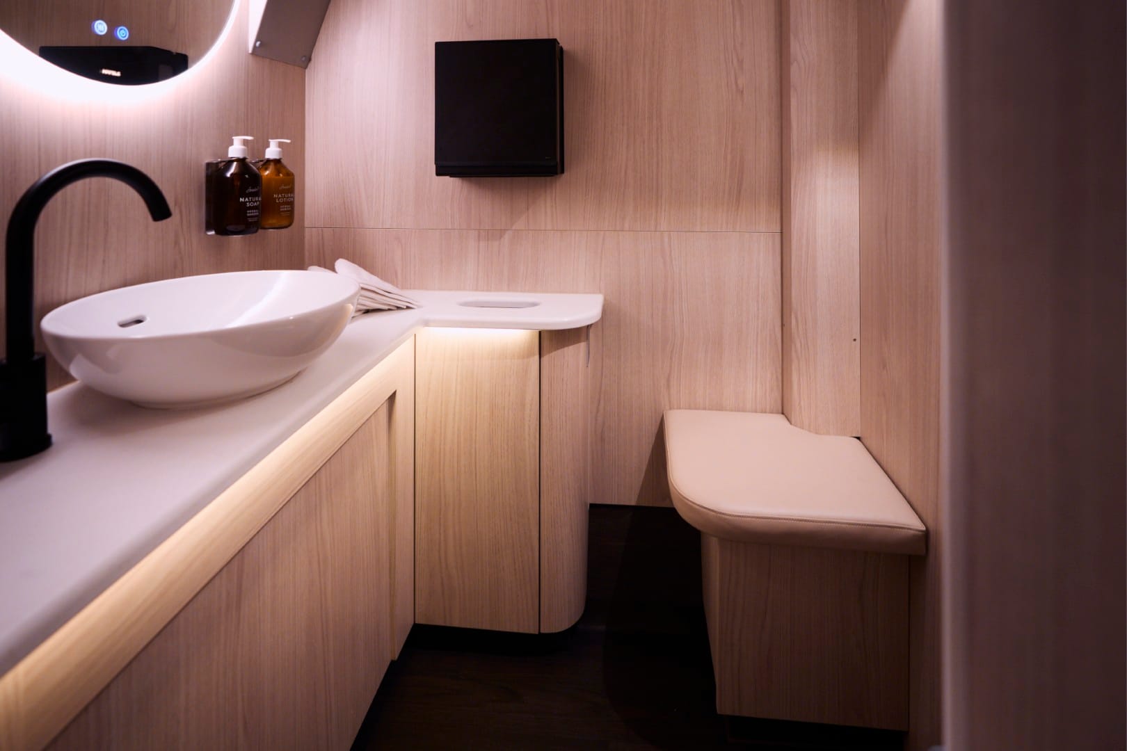 The luxurious changing room (Photo: Twiliner / Remo Vettori)
