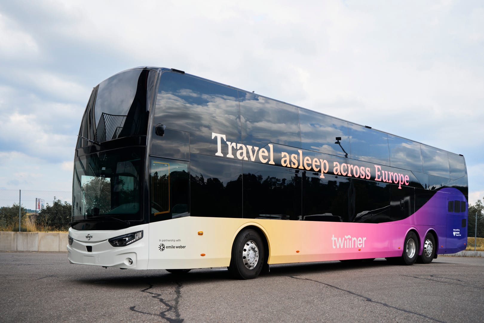 Europe’s first night bus with fully flat sleeping seats (Photo: Twiliner / Remo Vettori)