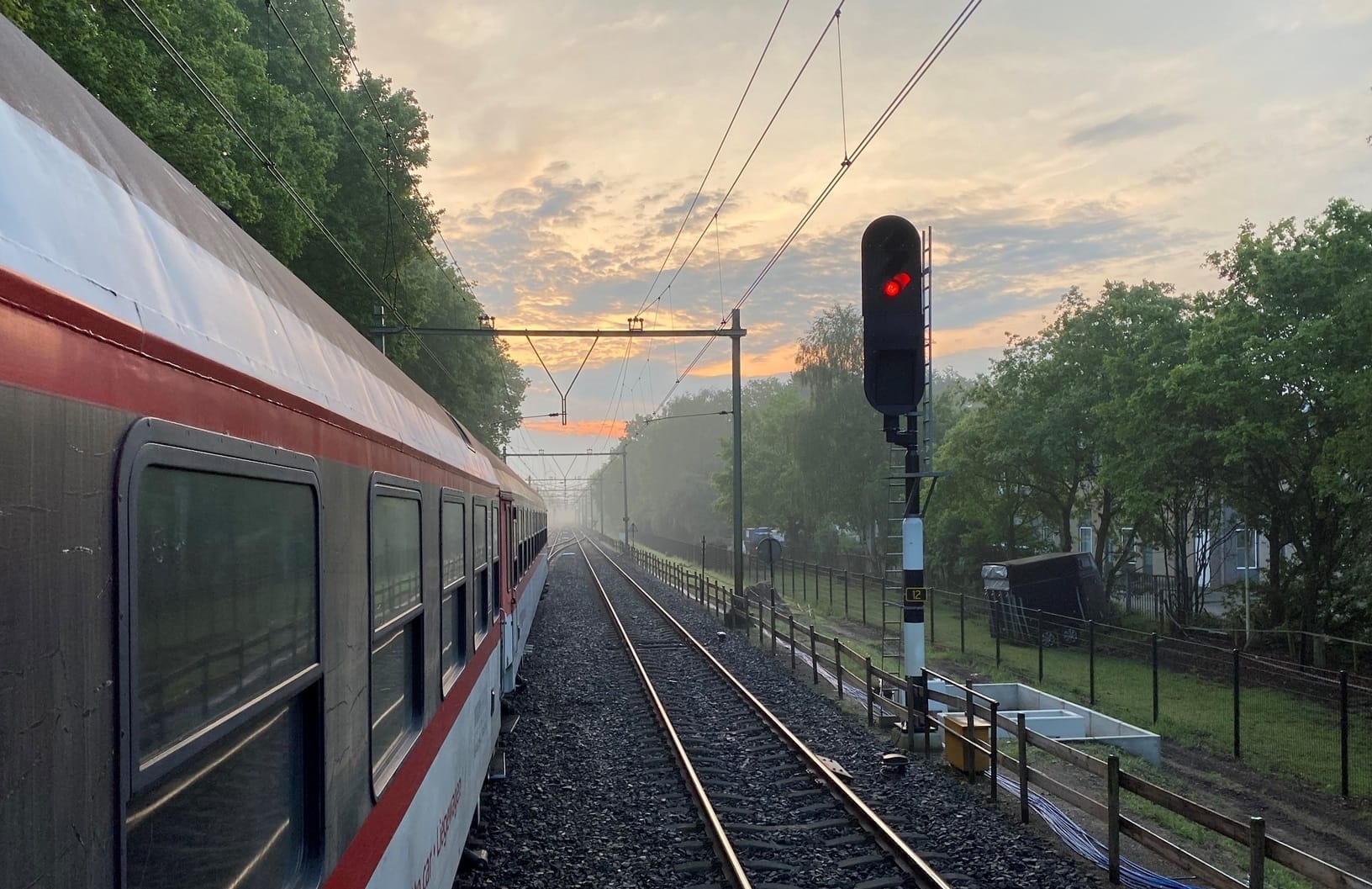 Der Zug am frühen Morgen