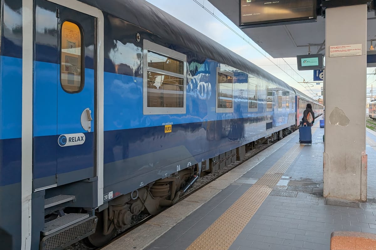 Der Schlafwagen im neuen Farb-Gewand